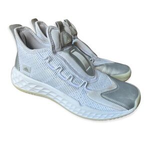 Adidas Men’s Pro Boost Low White Silver Metallic Basketball Sneakers, Size 8